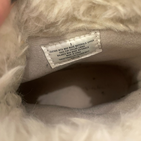 Very warm, comfortable winter boots - Picture 2 of 3